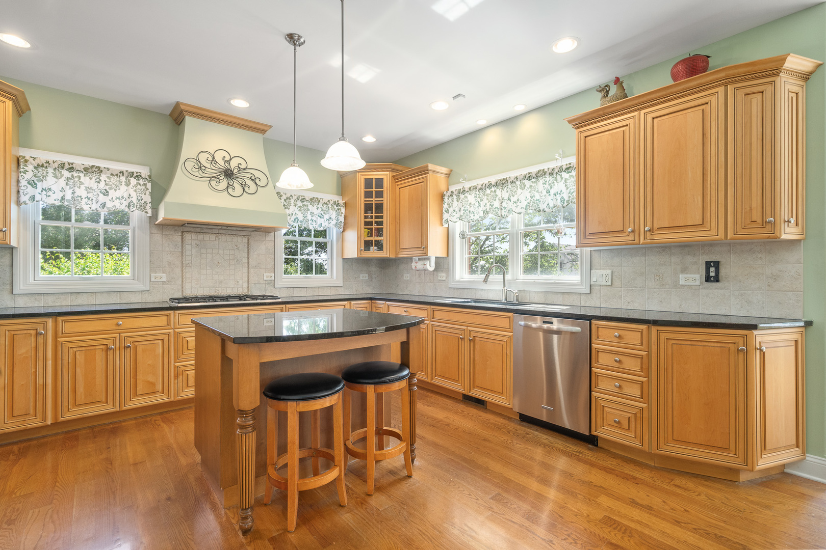 8421 W Blackthorne Way