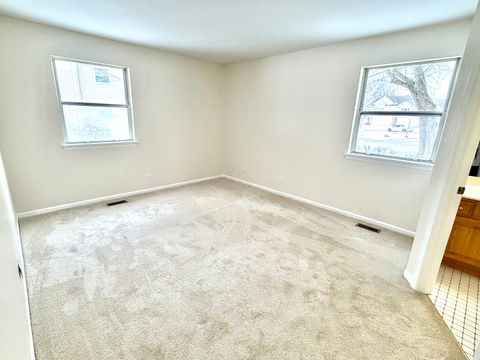 Tiny photo for 2400 Mallow Court #Z1, Schaumburg, IL 60194 (MLS # 12552330)