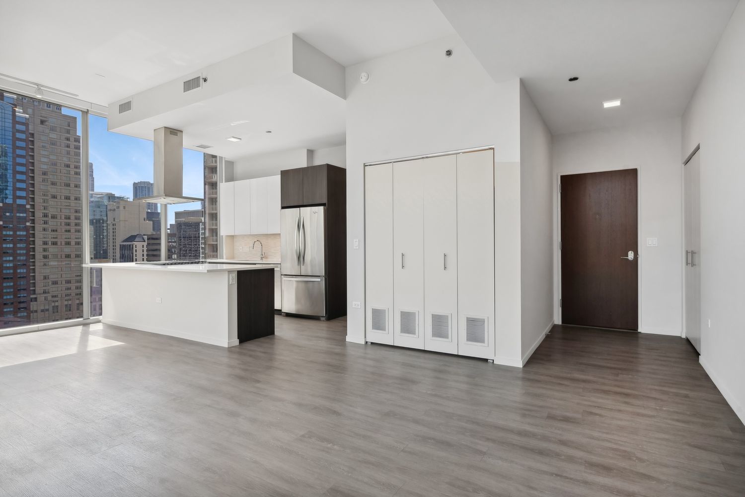 8 E Huron Street 2002