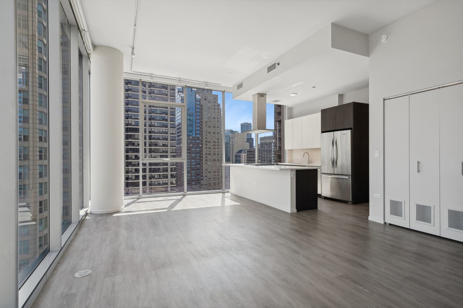 8 E Huron Street 2002