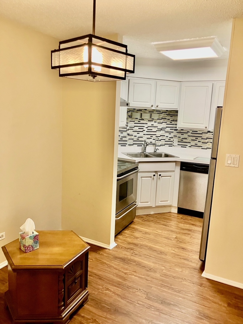 9514 Lawrence Avenue 2204