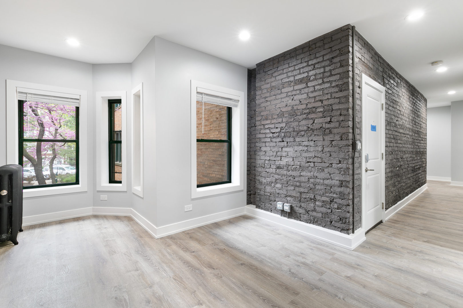 7738 N Eastlake Terrace 3W