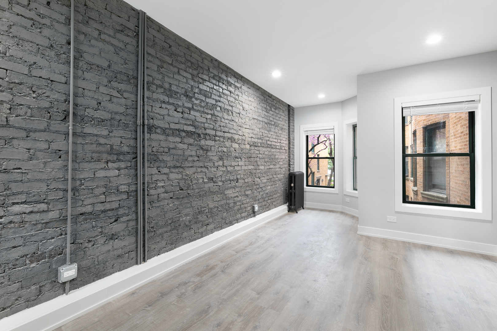 7738 N Eastlake Terrace 3W