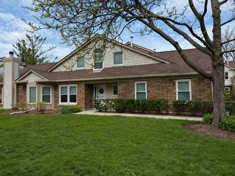 Tiny photo for 43 Willow Parkway, Buffalo Grove, IL 60089 (MLS # 12628676)