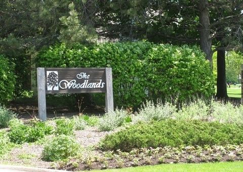 Tiny photo for 43 Willow Parkway, Buffalo Grove, IL 60089 (MLS # 12628676)