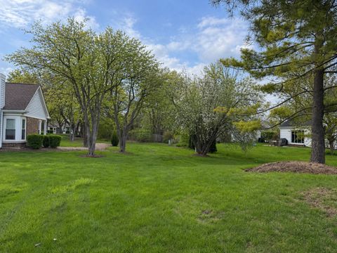 Tiny photo for 43 Willow Parkway, Buffalo Grove, IL 60089 (MLS # 12628676)
