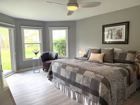 Tiny photo for 43 Willow Parkway, Buffalo Grove, IL 60089 (MLS # 12628676)