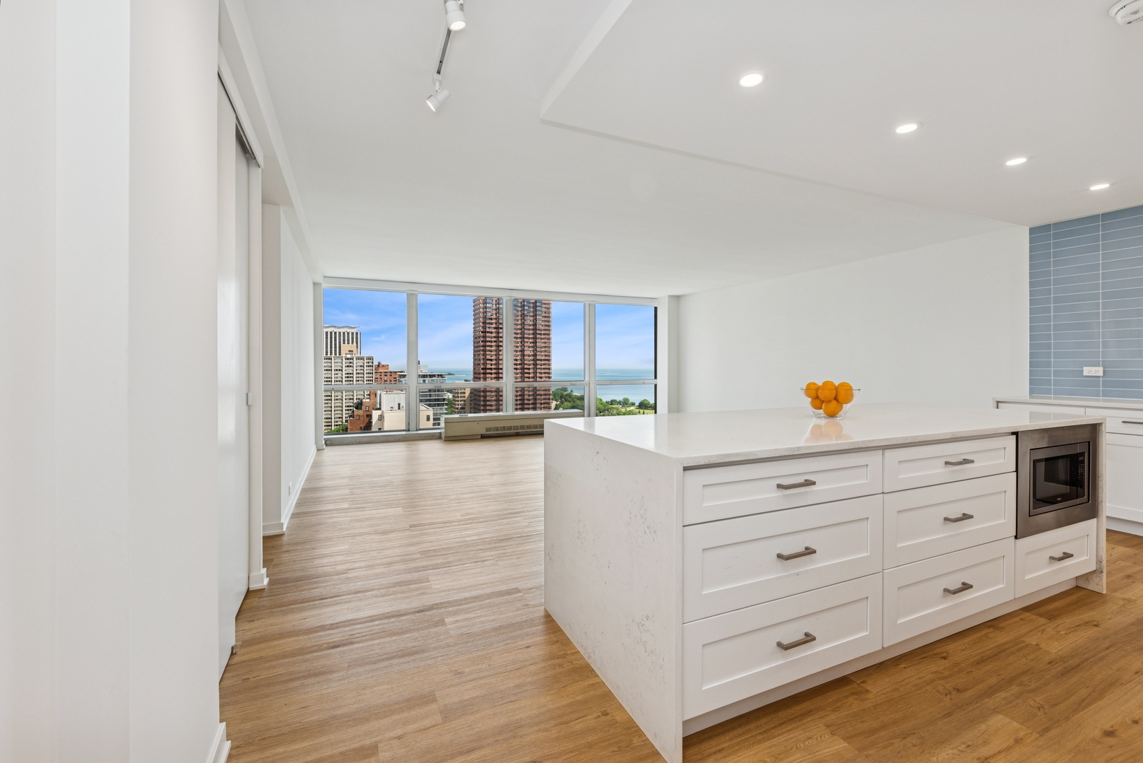 330 W Diversey Parkway 2306