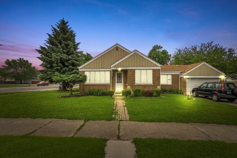 Tiny photo for 10828 S PULASKI Road, Oak Lawn, IL 60453 (MLS # 12379972)