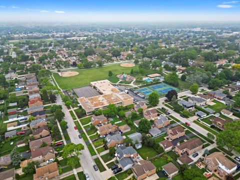 Tiny photo for 10828 S PULASKI Road, Oak Lawn, IL 60453 (MLS # 12379972)