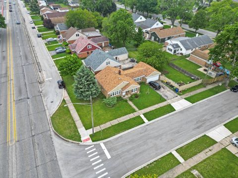 Tiny photo for 10828 S PULASKI Road, Oak Lawn, IL 60453 (MLS # 12379972)
