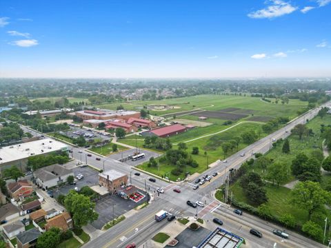 Tiny photo for 10828 S PULASKI Road, Oak Lawn, IL 60453 (MLS # 12379972)