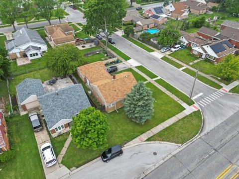 Tiny photo for 10828 S PULASKI Road, Oak Lawn, IL 60453 (MLS # 12379972)