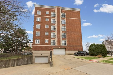 Tiny photo for Palatine, IL 60074 (MLS # 12619997)