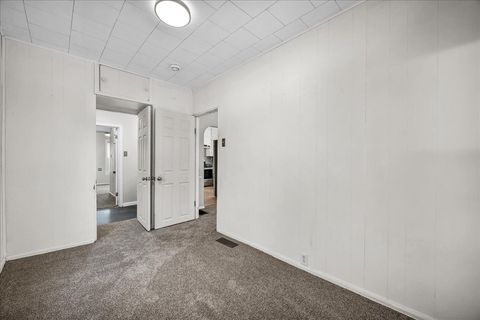 Tiny photo for 610 Scott Street, Bloomington, IL 61701 (MLS # 12514496)