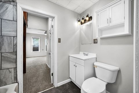 Tiny photo for 610 Scott Street, Bloomington, IL 61701 (MLS # 12514496)