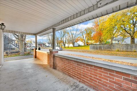 Tiny photo for 610 Scott Street, Bloomington, IL 61701 (MLS # 12514496)