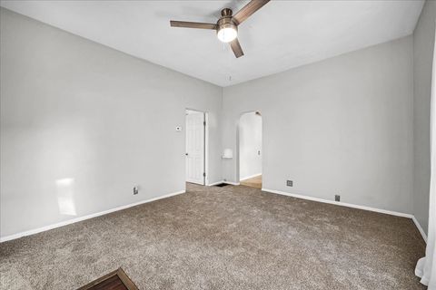 Tiny photo for 610 Scott Street, Bloomington, IL 61701 (MLS # 12514496)