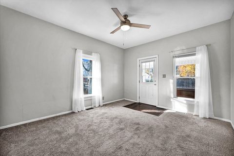 Tiny photo for 610 Scott Street, Bloomington, IL 61701 (MLS # 12514496)