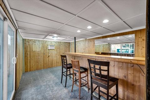 Tiny photo for 610 Scott Street, Bloomington, IL 61701 (MLS # 12514496)