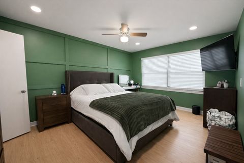 Tiny photo for 1587 Brookside Drive, Hoffman Estates, IL 60169 (MLS # 12558990)