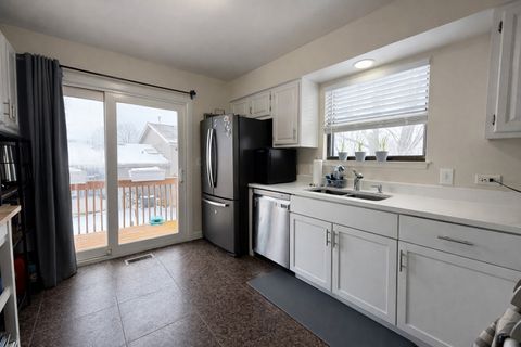 Tiny photo for 1587 Brookside Drive, Hoffman Estates, IL 60169 (MLS # 12558990)