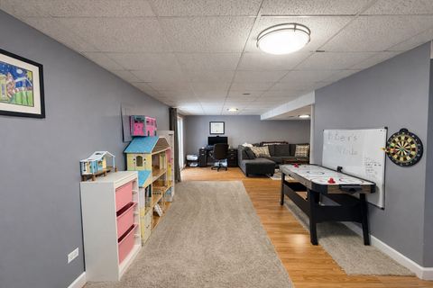 Tiny photo for 1587 Brookside Drive, Hoffman Estates, IL 60169 (MLS # 12558990)