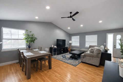 Tiny photo for 1587 Brookside Drive, Hoffman Estates, IL 60169 (MLS # 12558990)