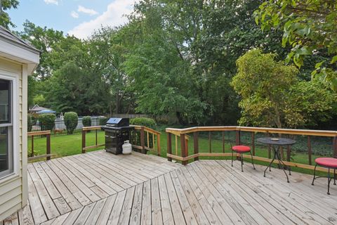 Tiny photo for 616 Pinehurst Drive, North Aurora, IL 60542 (MLS # 12497267)