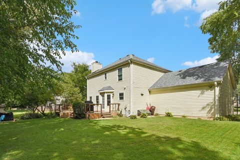 Tiny photo for 616 Pinehurst Drive, North Aurora, IL 60542 (MLS # 12497267)