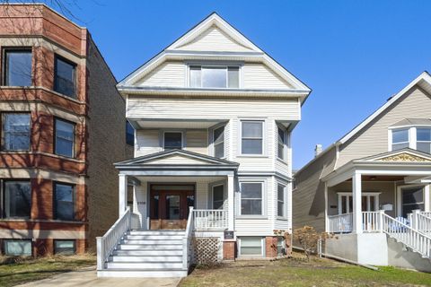 Photo of 2108 W Addison Street, Chicago, IL 60618 (MLS # 12587691)