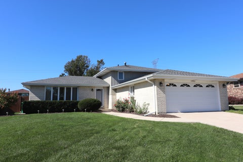 Tiny photo for 17012 Grissom Drive, Tinley Park, IL 60477 (MLS # 12787439)