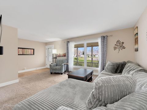 Tiny photo for 350 Shawnee Drive, Carol Stream, IL 60188 (MLS # 12600252)