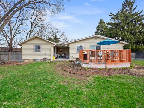 Tiny photo for 350 Shawnee Drive, Carol Stream, IL 60188 (MLS # 12600252)