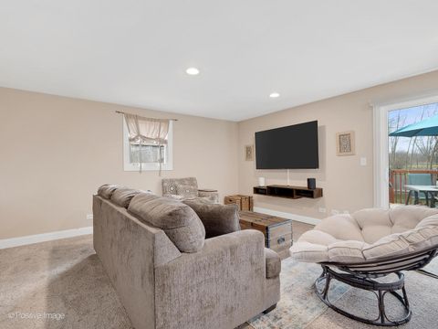 Tiny photo for 350 Shawnee Drive, Carol Stream, IL 60188 (MLS # 12600252)