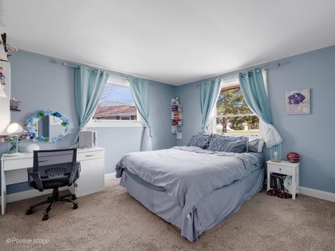 Tiny photo for 350 Shawnee Drive, Carol Stream, IL 60188 (MLS # 12600252)