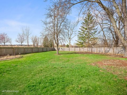 Tiny photo for 350 Shawnee Drive, Carol Stream, IL 60188 (MLS # 12600252)