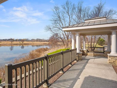 Tiny photo for 350 Shawnee Drive, Carol Stream, IL 60188 (MLS # 12600252)