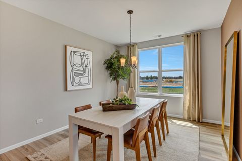 Tiny photo for 2798 Spring Circle South Cir, Lindenhurst, IL 60046 (MLS # 12495388)