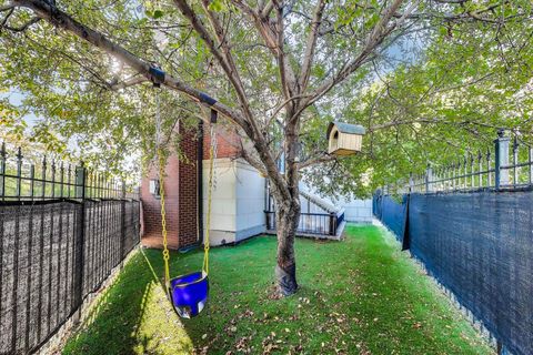 Tiny photo for 2047 N Honore Street, Chicago, IL 60614 (MLS # 12472886)