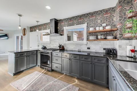 Tiny photo for 2047 N Honore Street, Chicago, IL 60614 (MLS # 12472886)