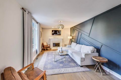 Tiny photo for 2047 N Honore Street, Chicago, IL 60614 (MLS # 12472886)
