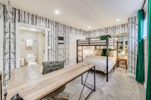 Tiny photo for 2047 N Honore Street, Chicago, IL 60614 (MLS # 12472886)