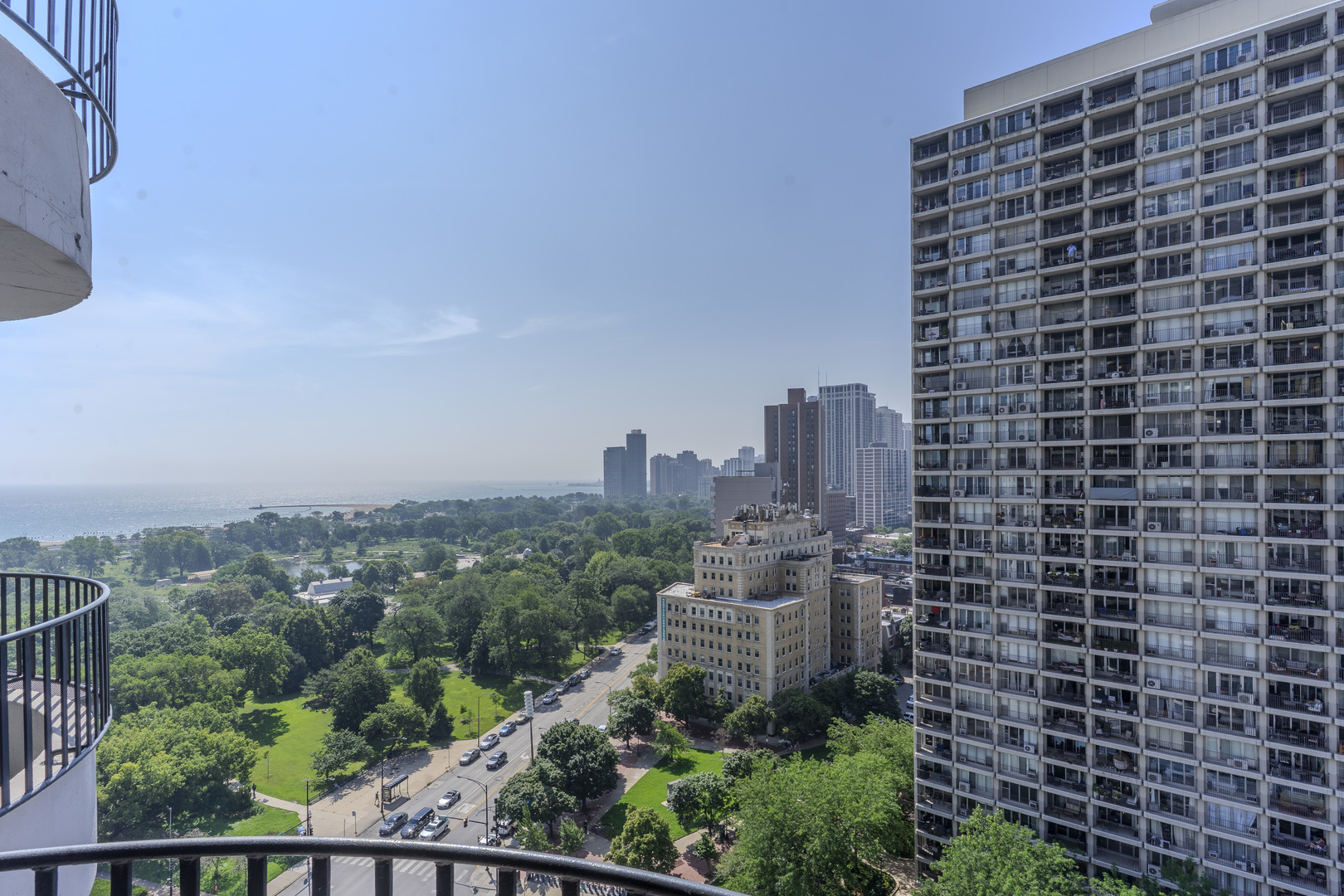 2020 N Lincoln Park West 17L