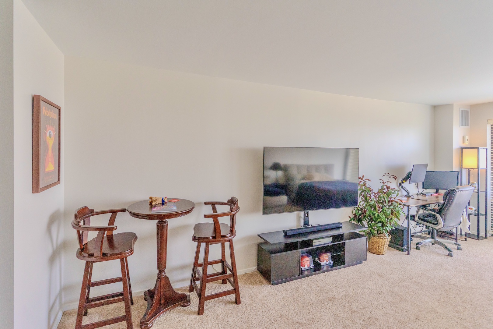 2020 N Lincoln Park West 17L