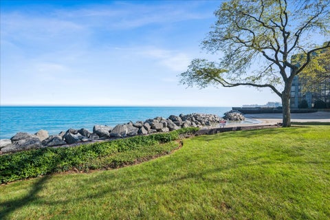 Tiny photo for 1500 Sheridan Road #8L, Wilmette, IL 60091 (MLS # 12793932)