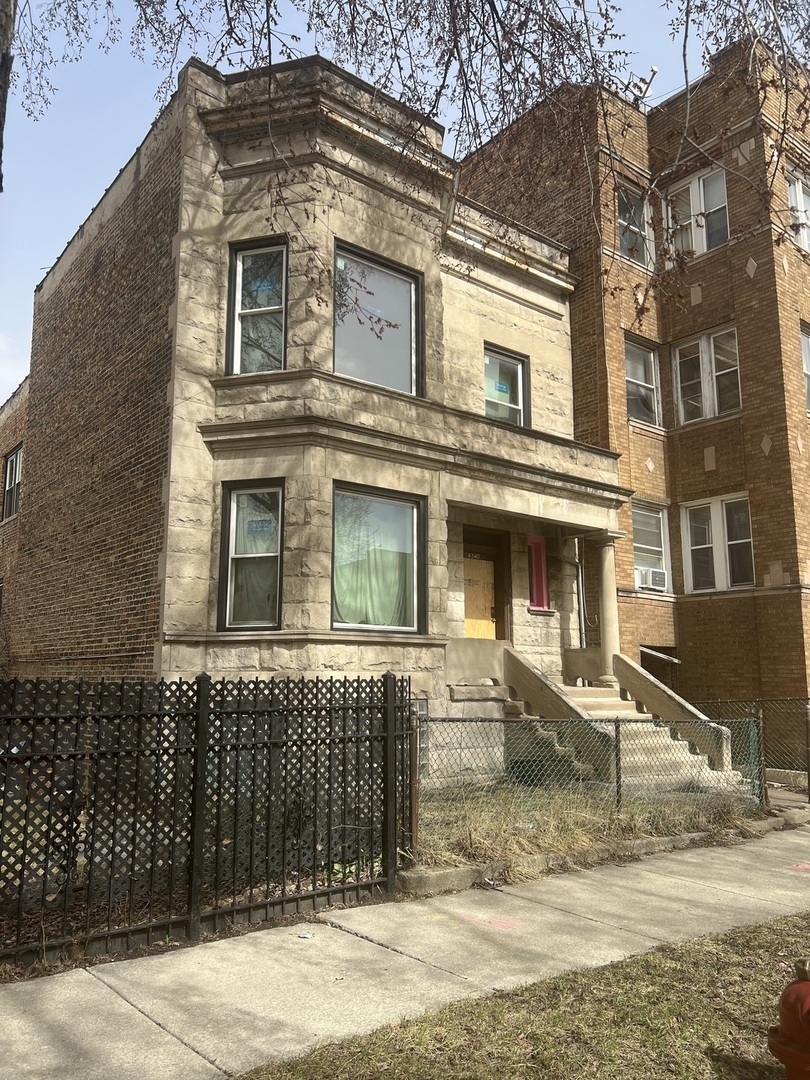 4340 W Jackson Boulevard