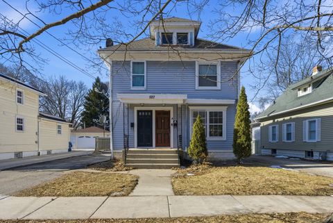 Photo of 527 Jackson Street, Aurora, IL 60505 (MLS # 12554342)