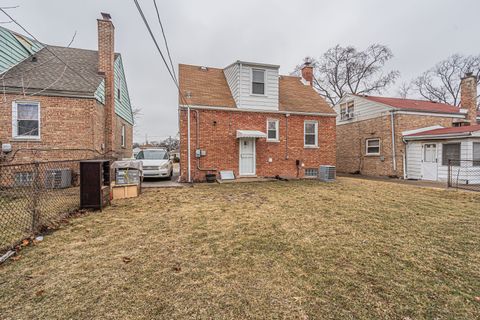 Tiny photo for 343 Frederick Avenue, Bellwood, IL 60104 (MLS # 12612298)