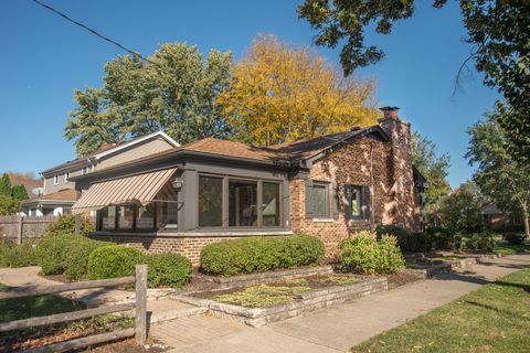 Tiny photo for 100 Drexel Avenue, La Grange, IL 60525 (MLS # 12489072)